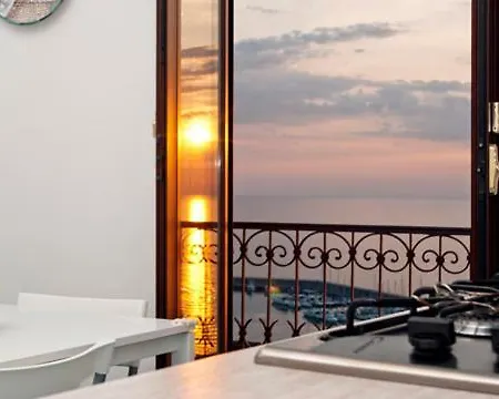 Seaview Stella Maris * 아그로폴리